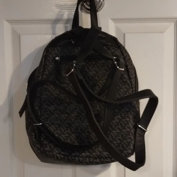 Backpack - Picture 3 of 3